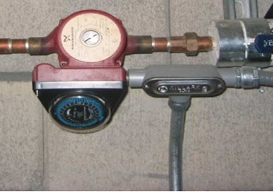 Figure 4 Timer mounted on a recirculation pump